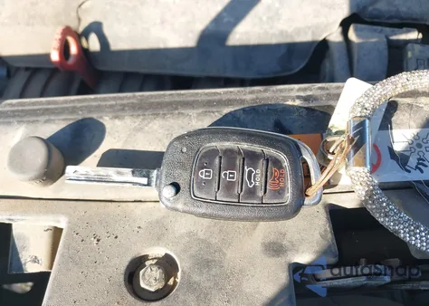 2017 Hyundai Santa Fe Sport 2.4L из США, поврежденный, VIN 5NMZU3LB0HH005785